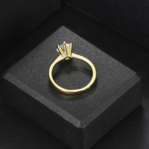 Classic Zirconia Wedding Ring