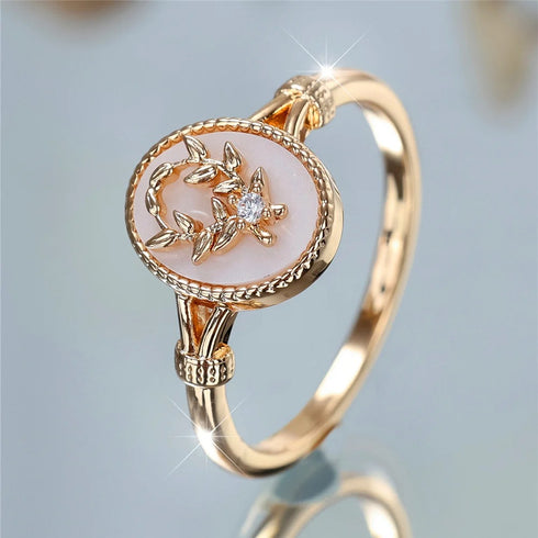 Vintage White Enamel Oval Ring – Leaf Plant Design